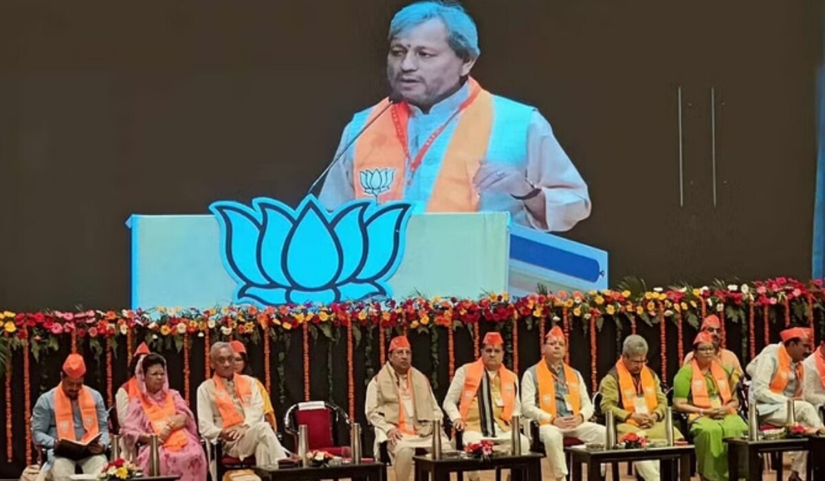 Uttarakhand BJP: पूर्व मुख्यमंत्री का बयान सुर्खियों में, कहा- अब न थोपने का काम करें.. इन बड़ी बातों के साथ सलाह दी