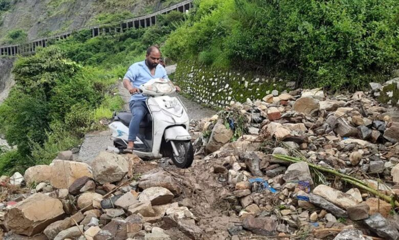 Uttarakhand weather: आज भी हल्की बारिश की संभावना, बद्रीनाथ, गंगोत्री और यमुनोत्री हाईवे कई घंटों तक बंद