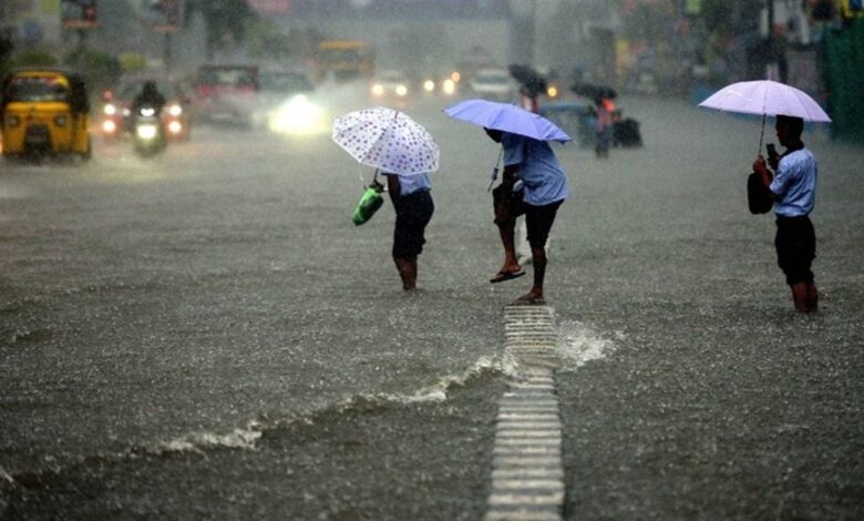 Uttarakhand weather: आज भी भारी बारिश के लिए येलो अलर्ट, मलबा और पत्थरों के कारण 159 सड़कें बंद