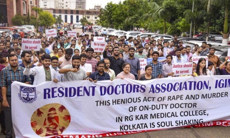 Violence on doctors and nurses: अब डॉक्टरों और नर्सों पर हिंसा के मामलों में FIR दर्ज होगी इतने घंटों के भीतर, सरकार ने दी सख्त निर्देश