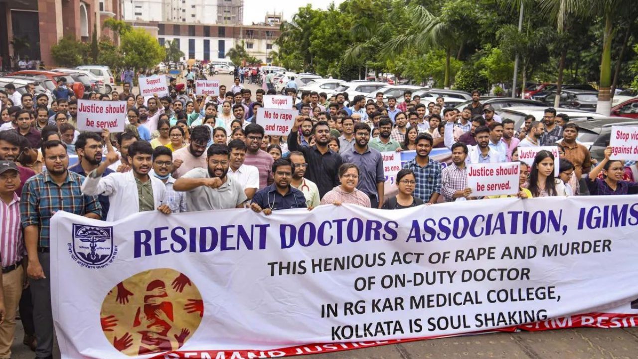 Violence on doctors and nurses: अब डॉक्टरों और नर्सों पर हिंसा के मामलों में FIR दर्ज होगी इतने घंटों के भीतर, सरकार ने दी सख्त निर्देश