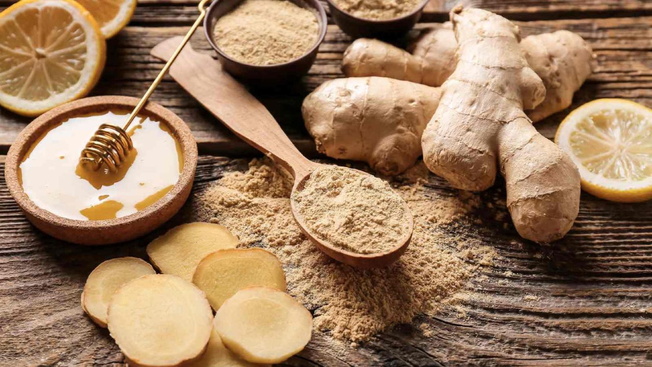 Ginger for cold and cough: अदरक के लड्डू से खत्म करें जुकाम, खांसी और वायरल बीमारियाँ, जानें इसे बनाने की विधि