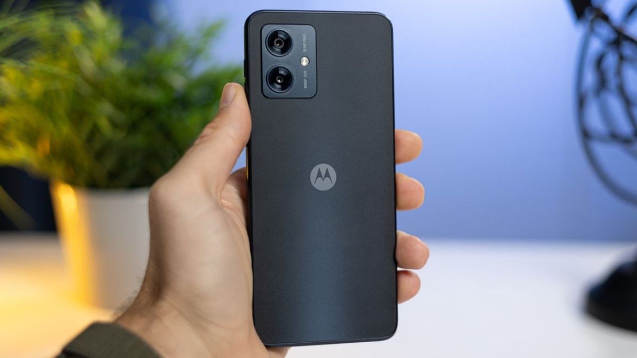 Motorola ला रहा है कम कीमत में पावरफुल स्मार्टफोन, Moto G55 5G के स्पेसिफिकेशन लीक