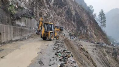 Chardham Yatra 2024 Update: बद्रीनाथ हाईवे कई जगहों पर मलबे के कारण बंद, यात्री फंसे