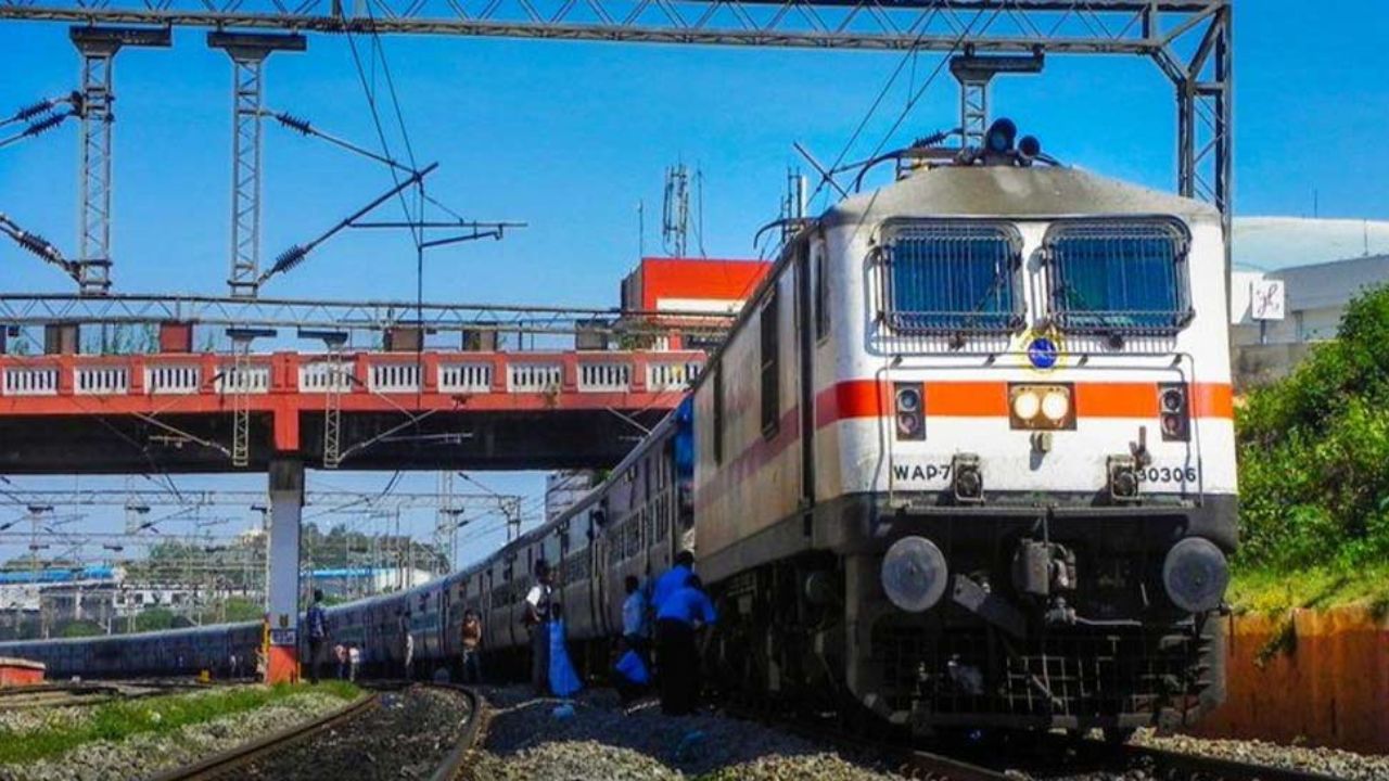 Pitri Chaya Express Train: अक्टूबर में मानसखंड की तर्ज पर चलने वाली पितृ छाया एक्सप्रेस, IRCTC की पहल