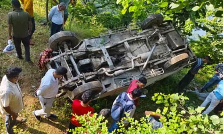 Uttarkashi accident: उत्तरकाशी में शिक्षक वाहन दुर्घटना, काफी शिक्षक घायल, एक की हालत गंभीर