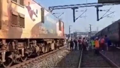 Rail accident in Bengal: सिकंदराबाद -शालीमार एक्सप्रेस के तीन डिब्बे पटरी से उतरे, जानें ताजा अपडेट