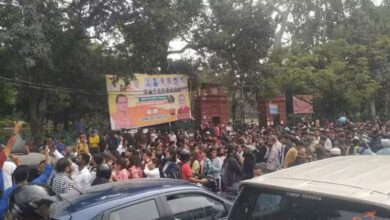 Dehradun: बेरोजगार संघ का सीएम आवास पर प्रदर्शन, सैकड़ों युवाओं ने निकाला विरोध मार्च